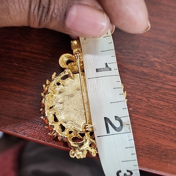 Vintage  brooch pin anchor gold tone with red enamel - Picture 4 of 4